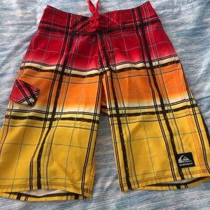 Quicksilver Swim Trunks Size 25 (6)